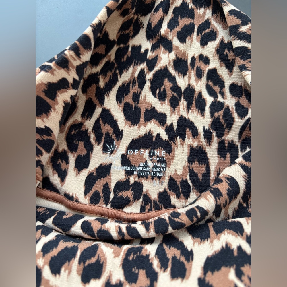 Aerie Offline Leopard Print 7/8 Crossover Leggings- Small - Picture 4 of 7